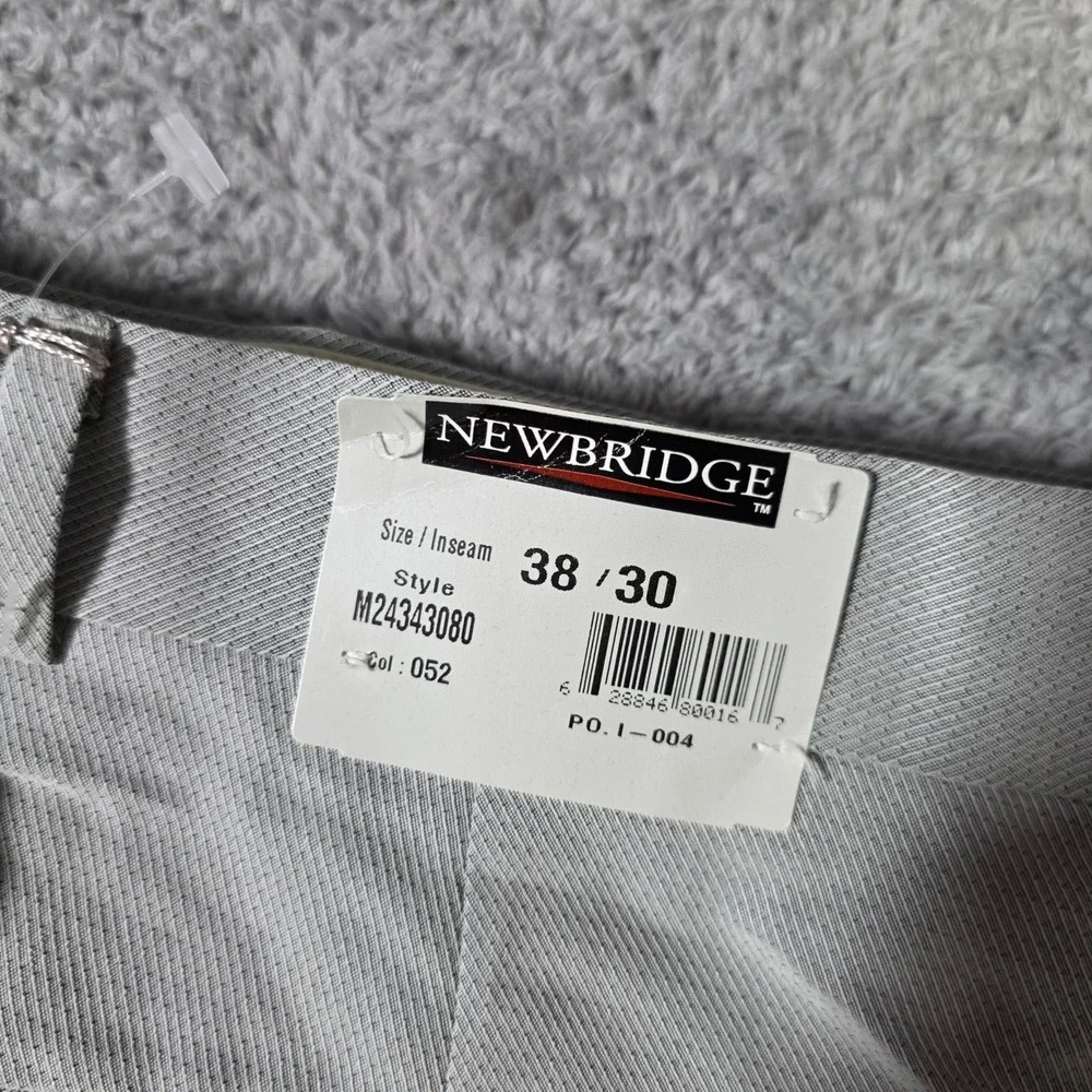 Newbridge Mens 38x30 Dress Pants Grey Pleated Cuffed Viscose Blend M24343080